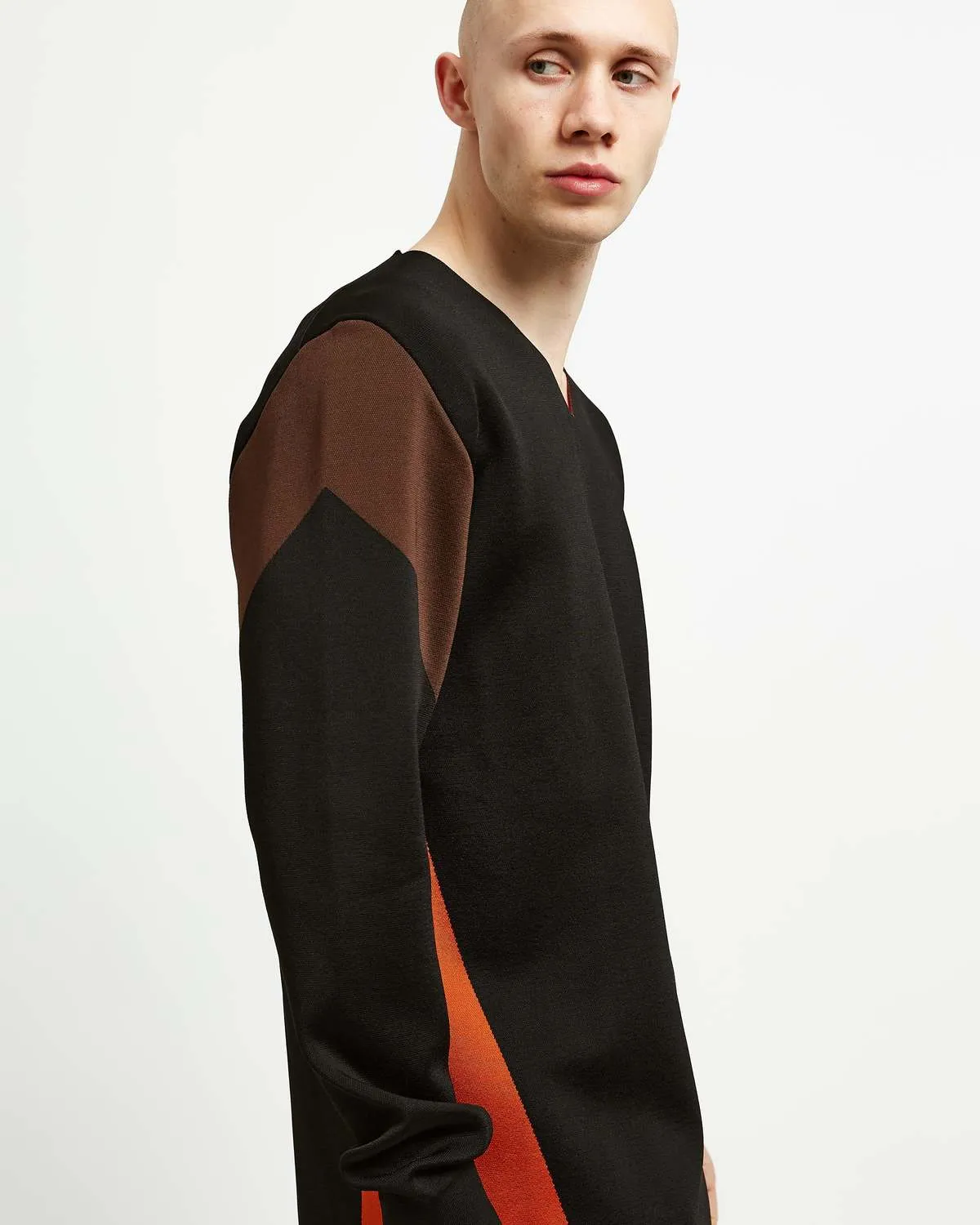 Primary V-Neck Sweater - Black